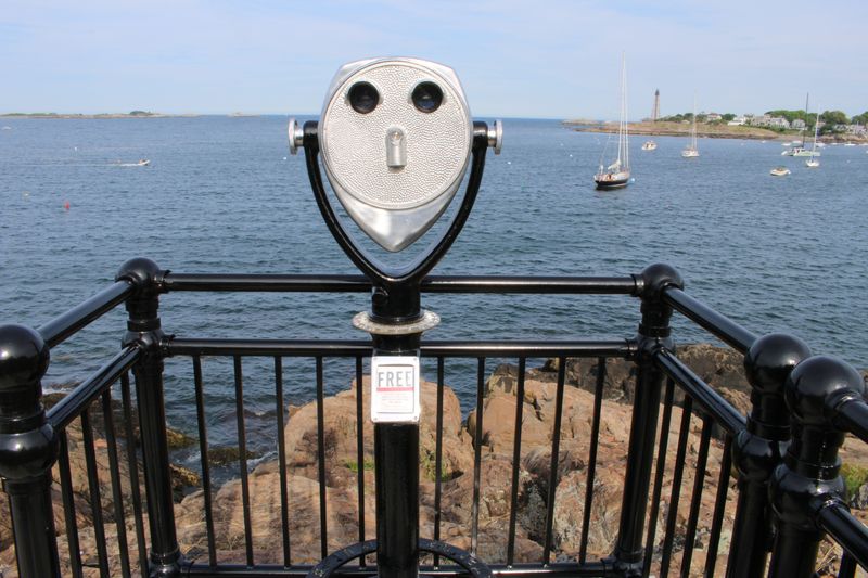 Blocking Benches And Lookouts With Tripods And Gear