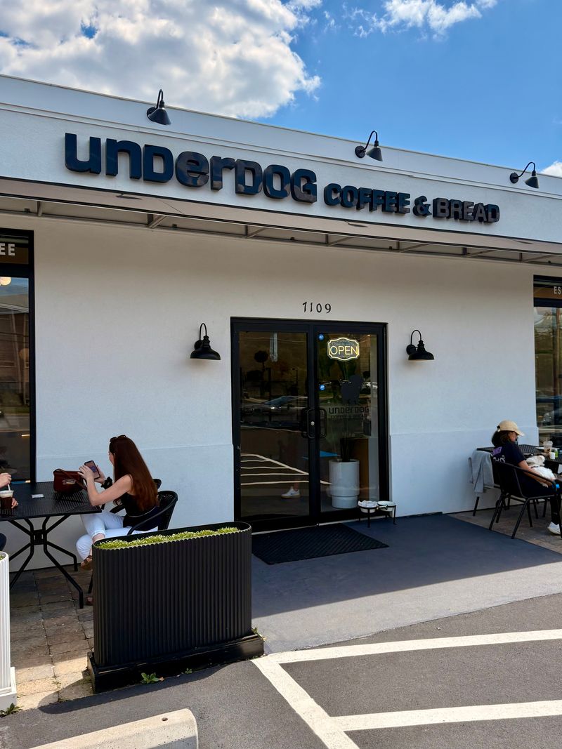 Underdog Coffee and Bread, Annandale