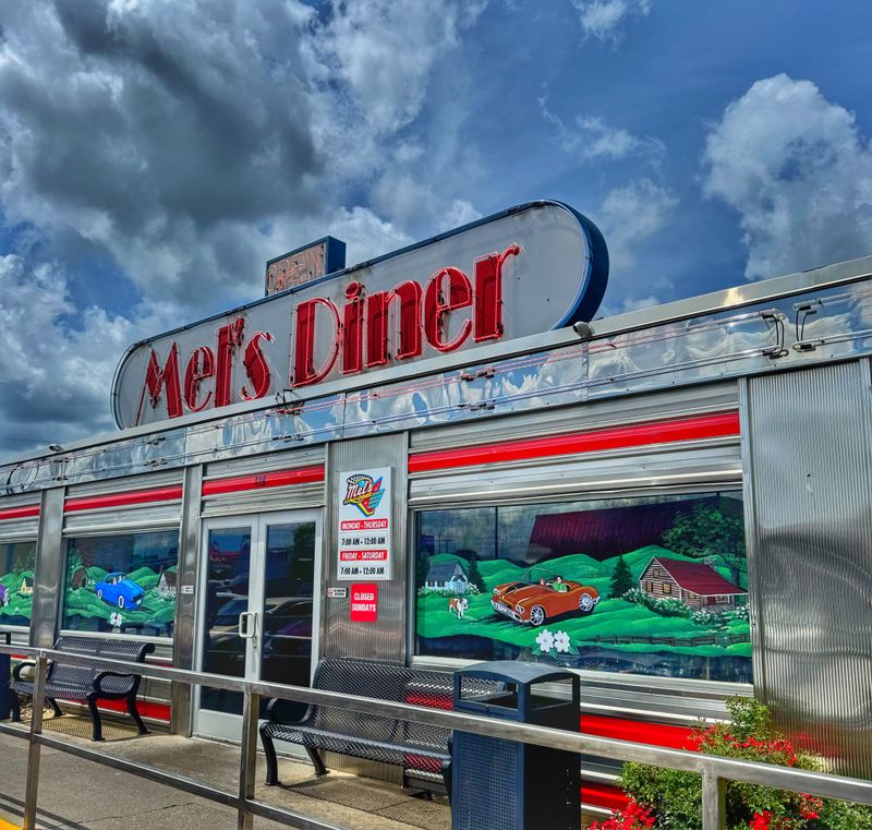 Mel’s Classic Diner