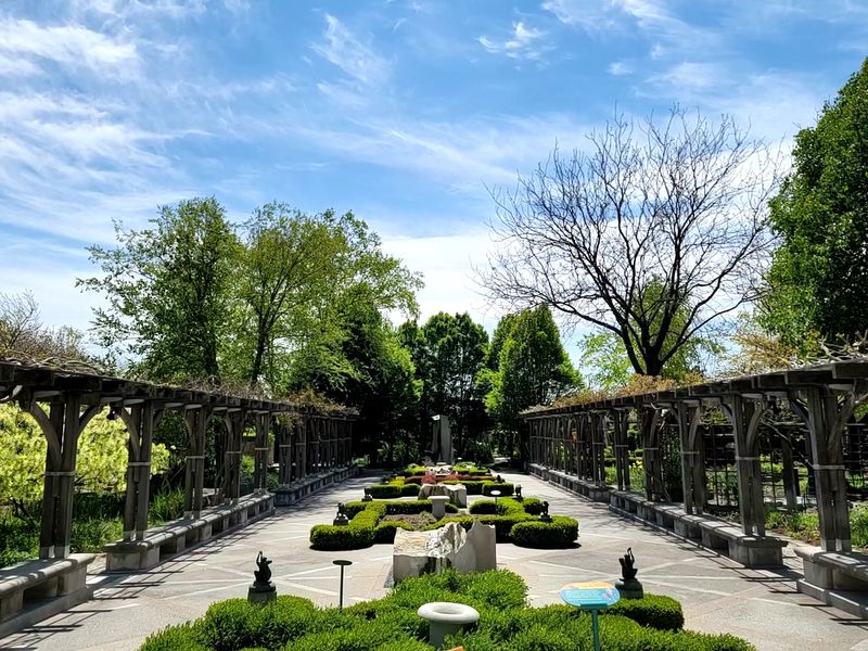 Nearby Attractions to Complete Your Garden Day