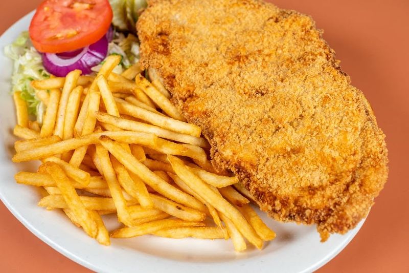 Syd's Fine Food and Spirits: Breaded Tenderloin