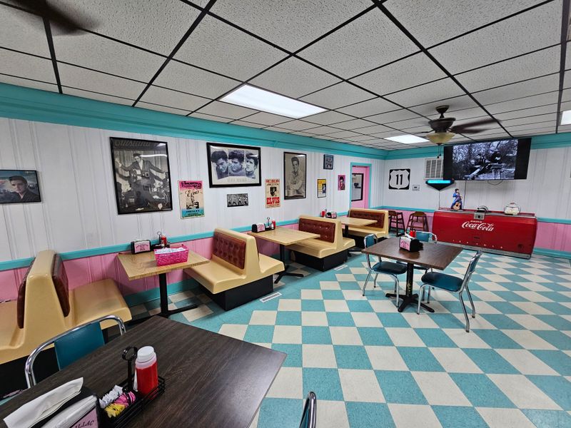 Step Into a 1950s Time Capsule