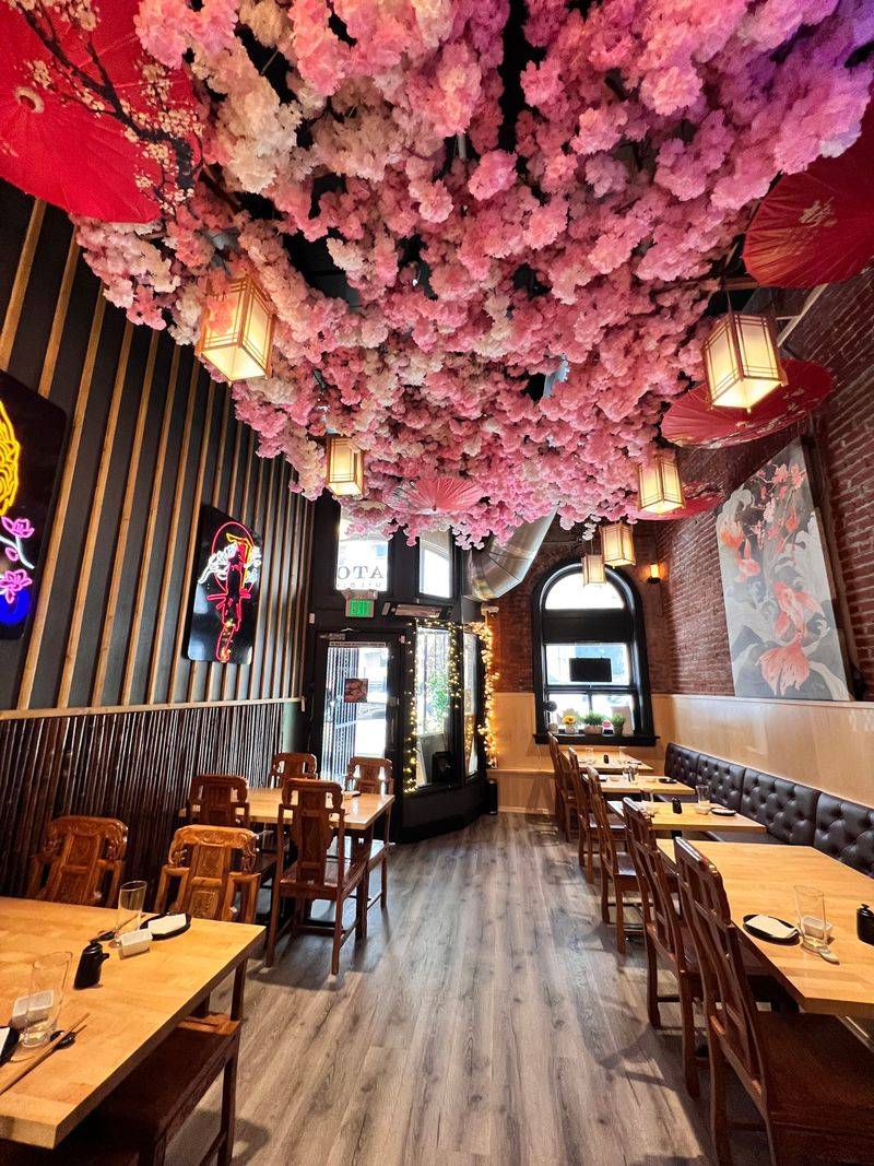 The Intimate Chef's Counter Setting