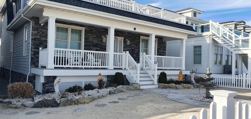 Bay Village That Skips The Pretense