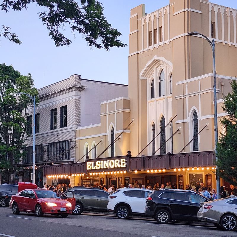 Elsinore Theatre, Salem