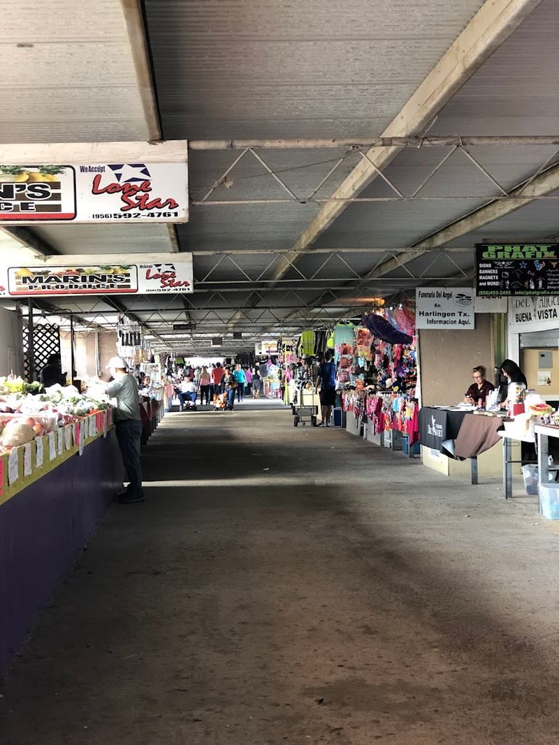 A Market That Opens Before Dawn and Runs All Day