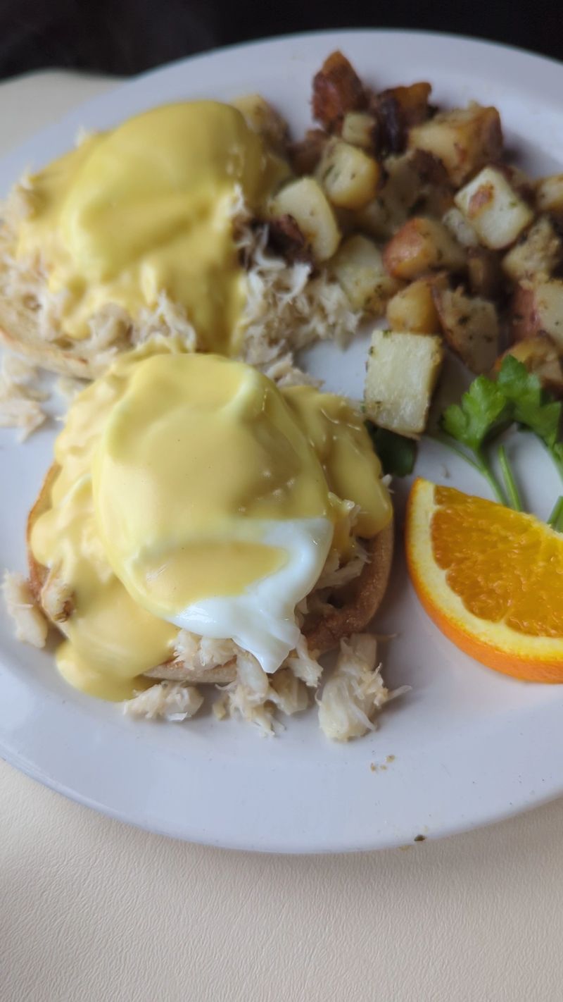 Cash-Only Policy in a Digital Age