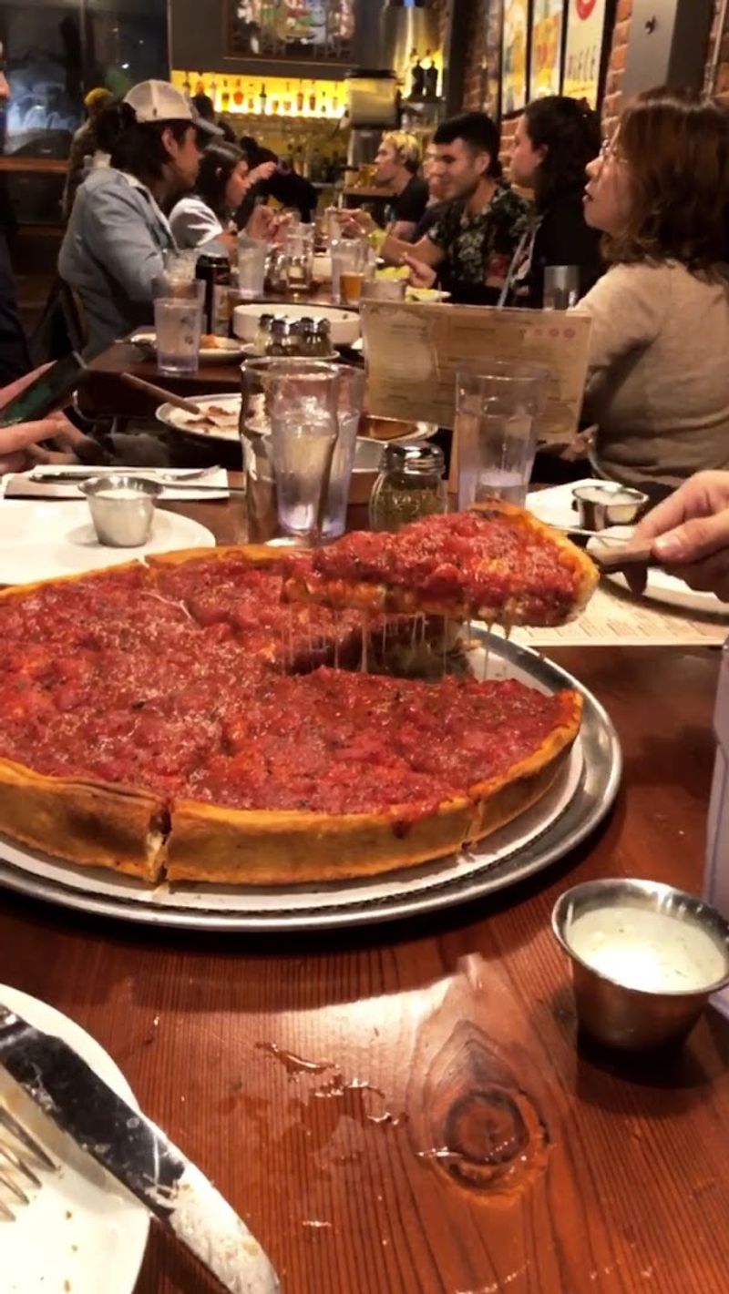 Zachary’s Chicago Pizza 
