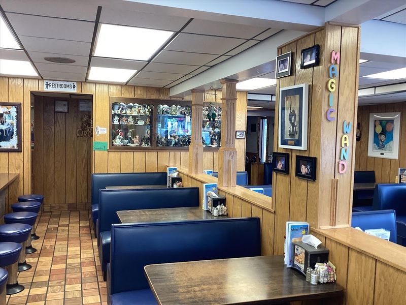 Old-Fashioned Diner Atmosphere That Feels Genuinely Timeless
