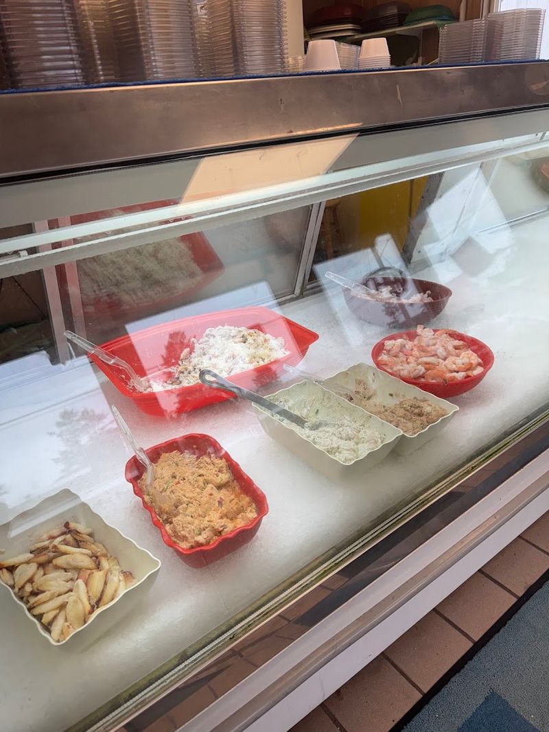 Fresh Crab and Shrimp Straight From the Market Case