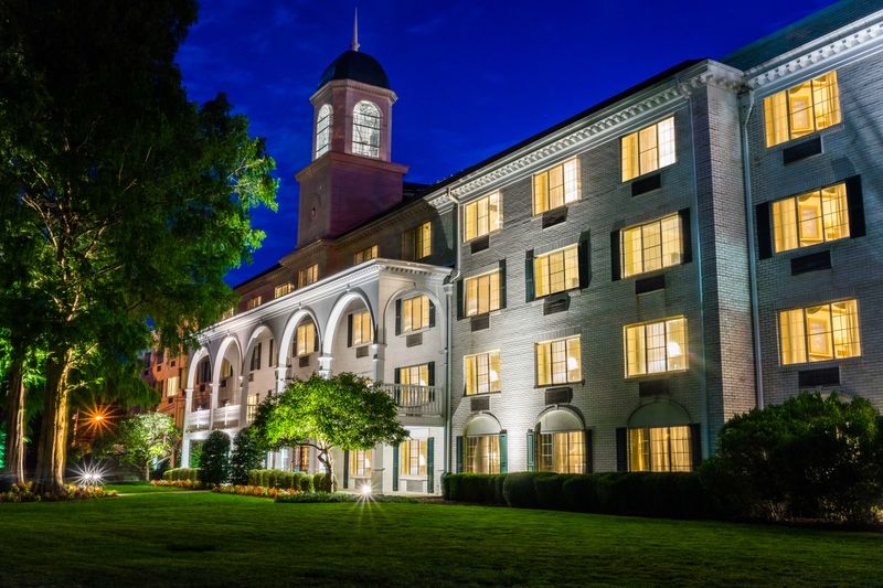 Presidential Suite and Bridal Preparation Spaces