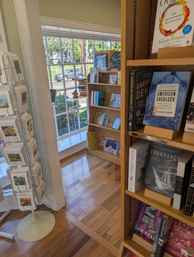 Staff Who Actually Know Their Books