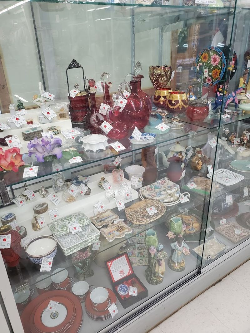 Jewelry Cases That Could Rival a Boutique Display