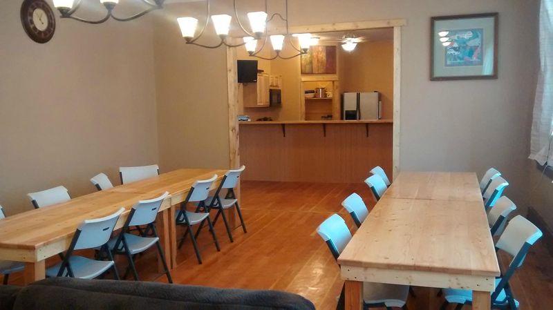 The “Empty Room Concert” Vibe People Come For