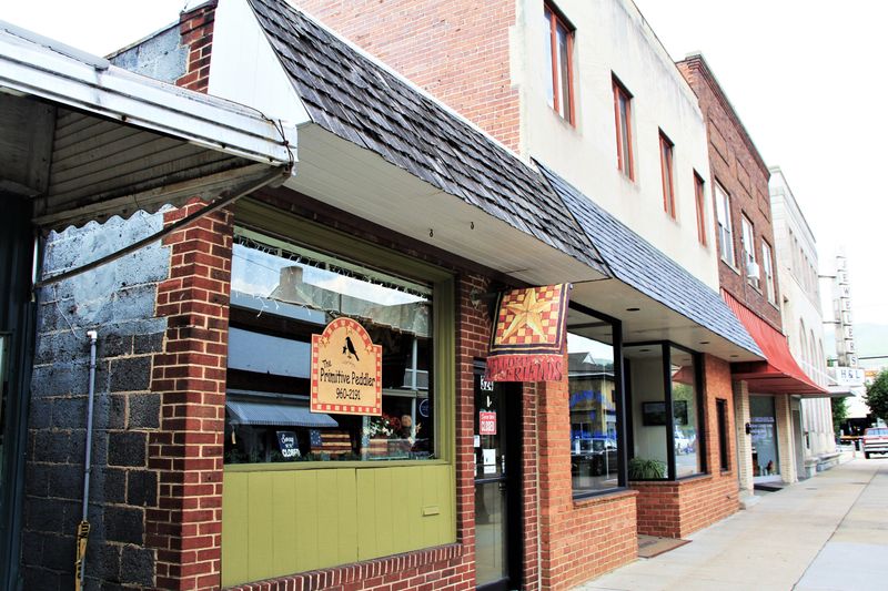 Main Street Shops Where Owners Actually Remember Your Name