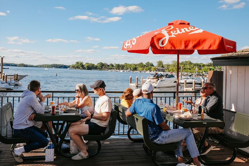 Maynards Restaurant (Excelsior)