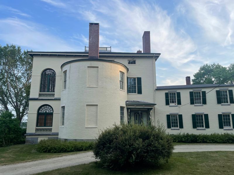 The Harbor-View Finale That Stays In Your Head