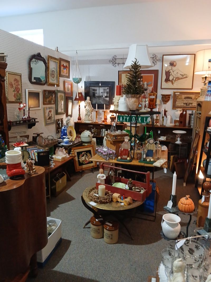 Over 200 Dealers Under One Roof Creates Endless Variety