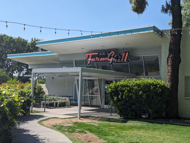 Joe’s Farm Grill