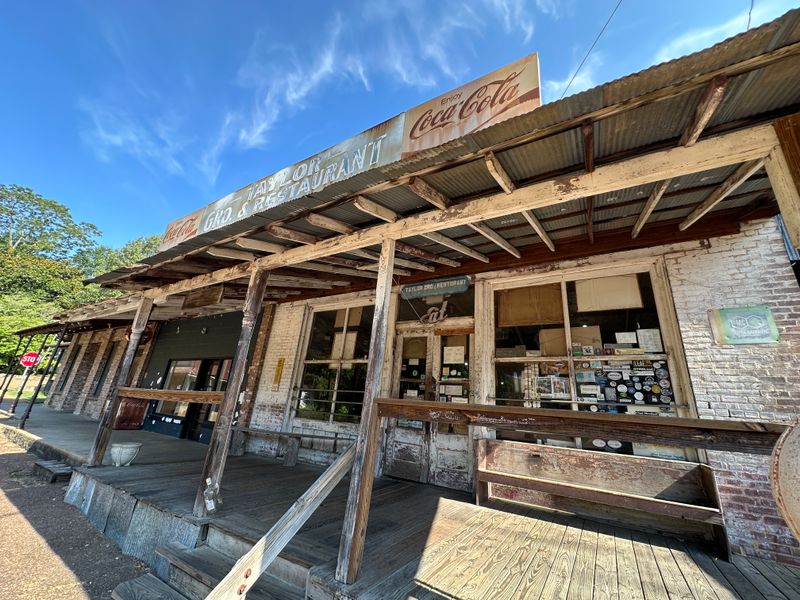 A Country Store That Turns Into A Catfish Destination