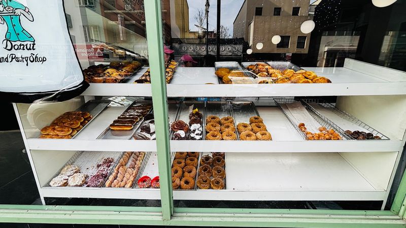 Classic Donuts That Regulars Treat Like The Real Menu
