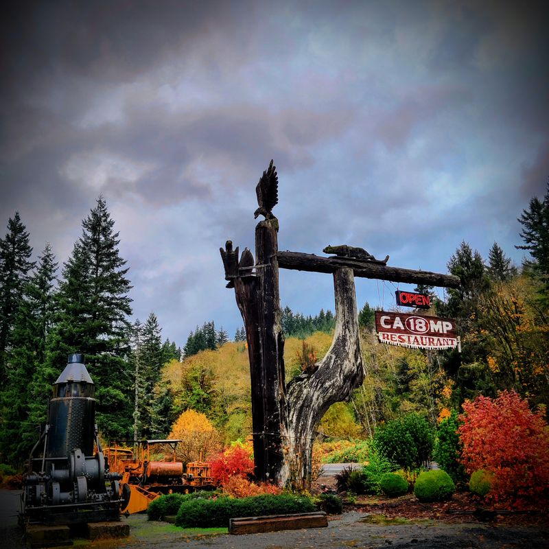 The World's Largest Axe That Makes Regular Axes Look Like Toothpicks