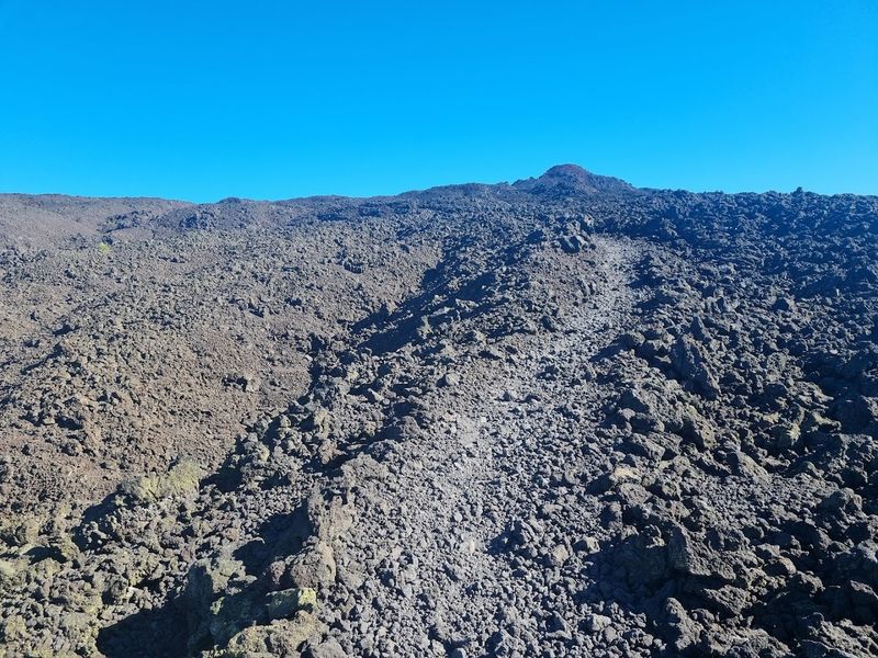 Obsidian Trail Delivers Volcanic Glass Wonderland