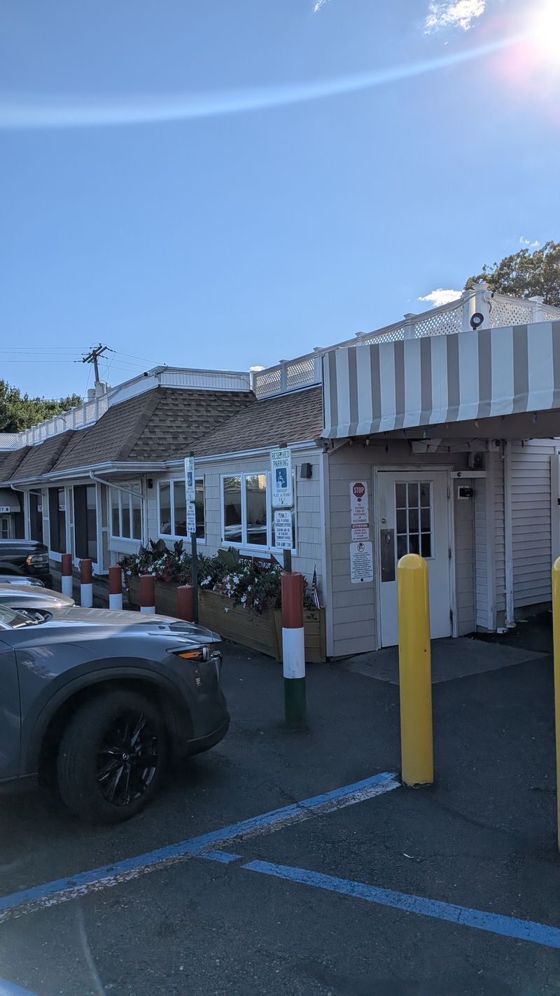 The Thursday Through Sunday Schedule That Builds Anticipation