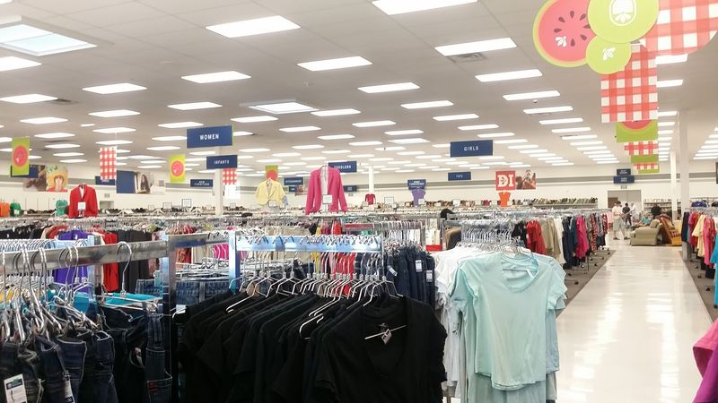 Pricing Tags, Color Cycles, And Deal Timing