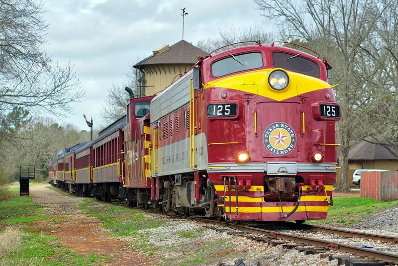 Why This East Texas Train Ride Is Perfect for Spring