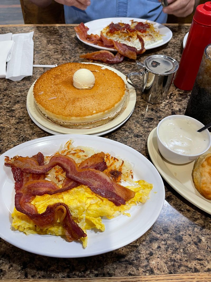 Breakfast That Draws Early Risers