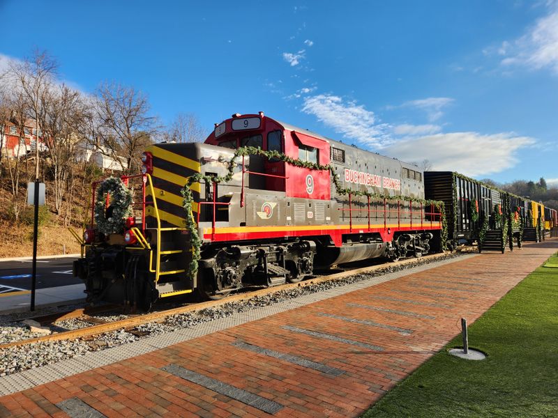 Special Events and Seasonal Excursions