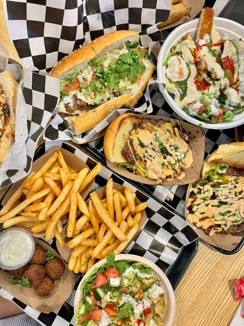 Noosh Grill, Virginia