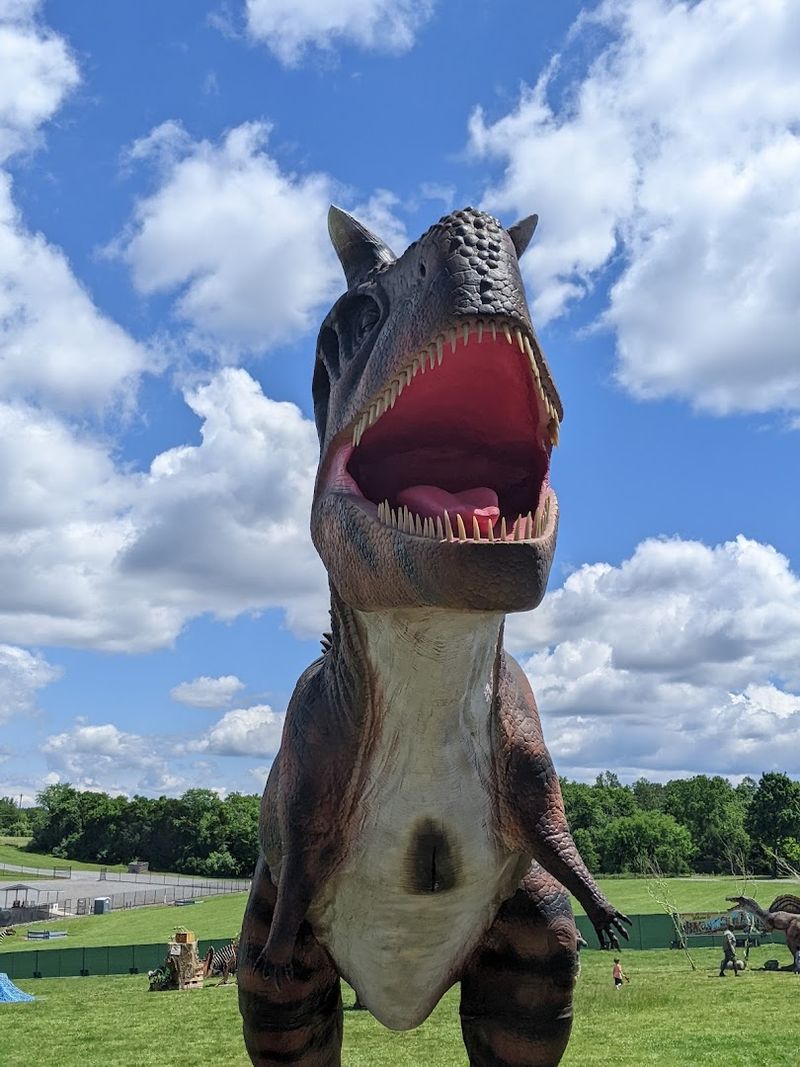 Life-Sized Animatronic Dinosaurs That Move and Roar