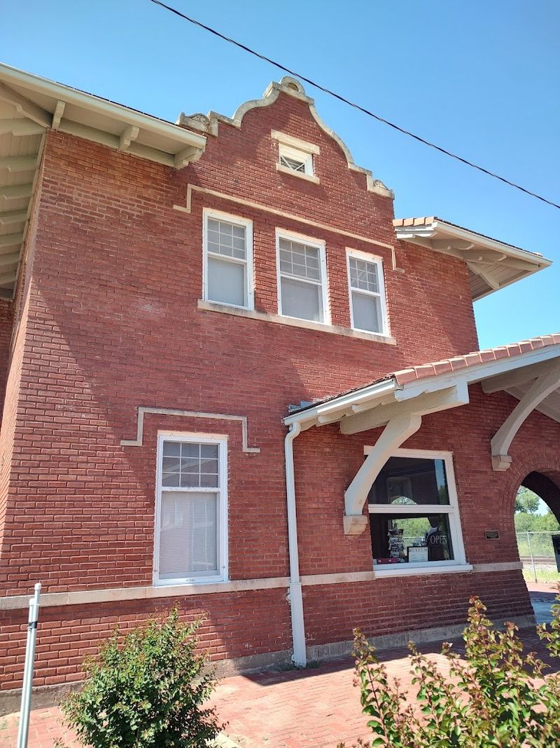 Eating Inside Actual Railroad History