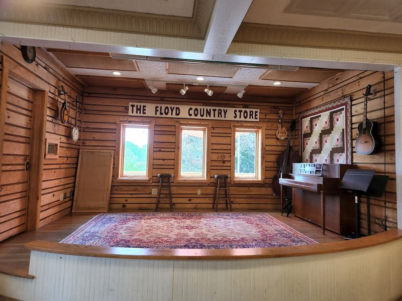 Friday Night Jamboree at Floyd Country Store