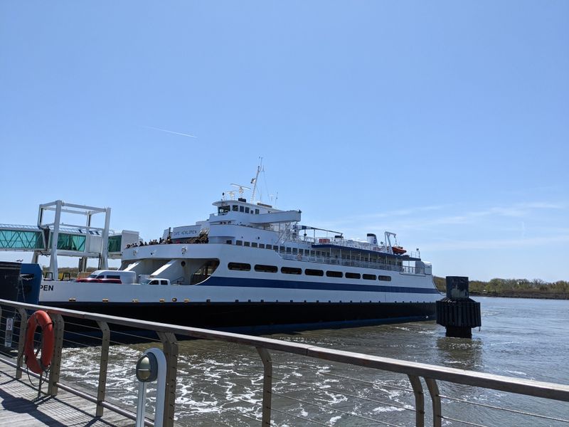 Sweeping Delaware Bay Panoramas From Multiple Observation Decks