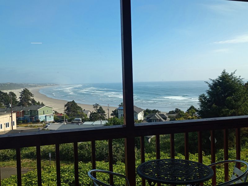 Oceanfront Dining With a View That Steals the Show
