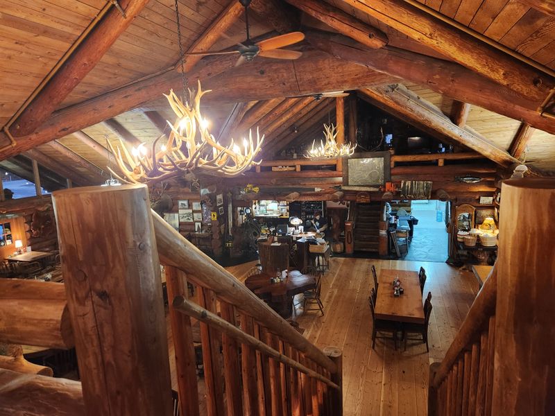 That Jaw-Dropping 85-Foot Ridge Pole That Defies Gravity