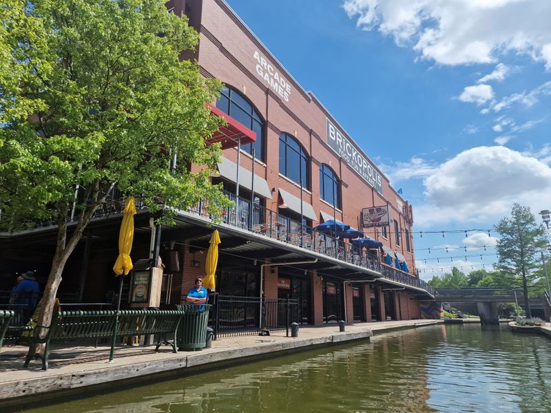 A Floating Tour That Actually Teaches You Something