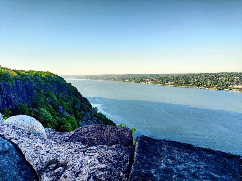 The Jaw-Dropping Hudson River Views From The Cliffside