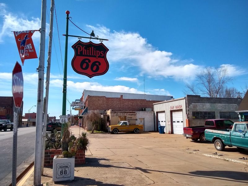 The Route 66 Vibe That Hits You the Moment You Arrive