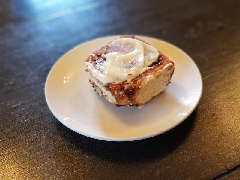 That Legendary Cinnamon Roll Everyone Talks About