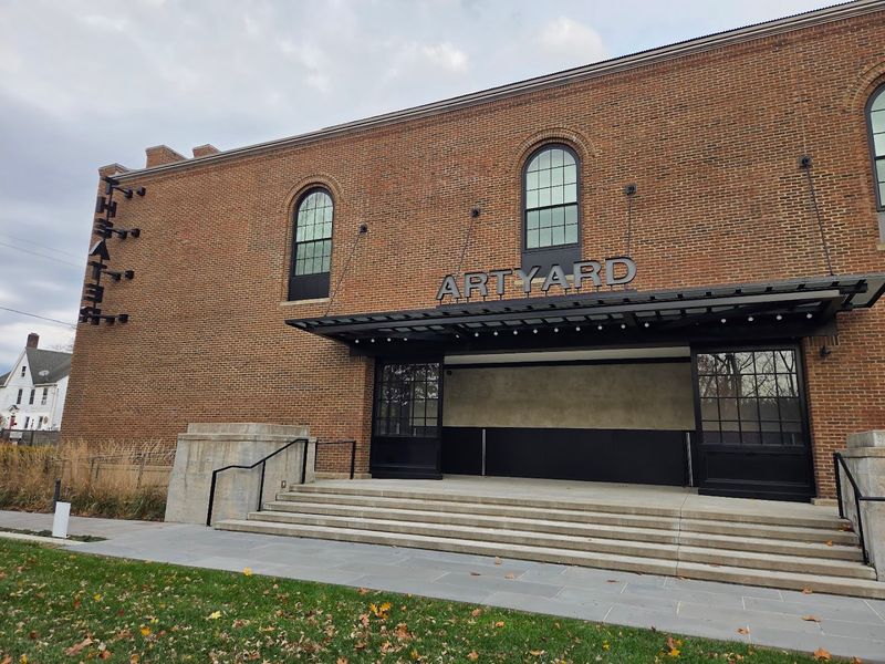 A Building That Stops You in Your Tracks