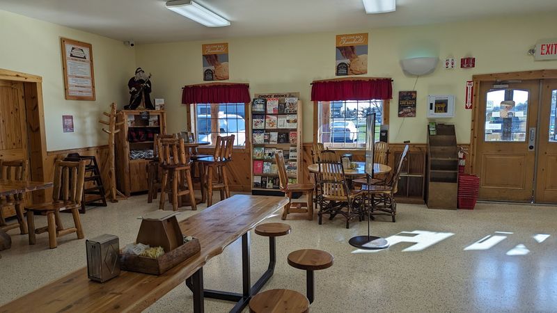 Rise'n Roll Bakery - 1065 N US Highway 20, Middlebury, IN 46540