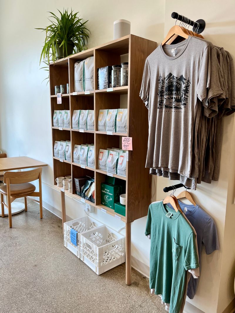 Blue Mind Coffee Roasting - 646 E 38th St