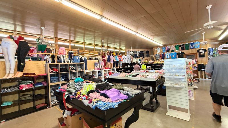 Clothing Avalanche Reality