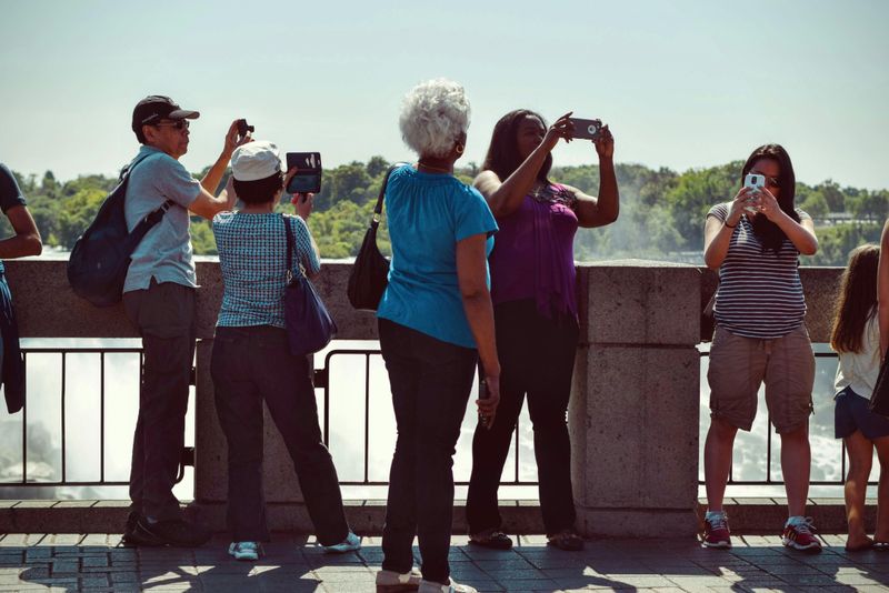 Scammers Exploit Tourists Too