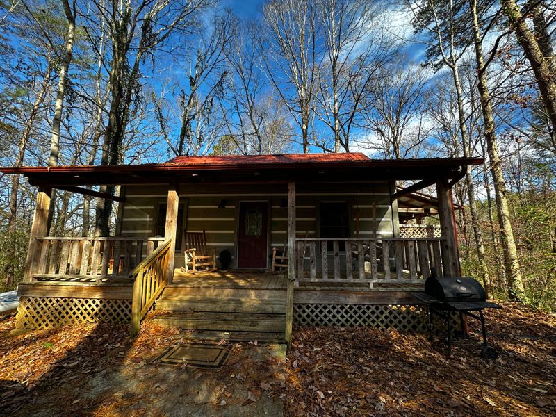 Quiet Cabins, Cozy Stays, And Nights That Actually Feel Calm