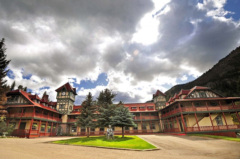 Redstone Inn